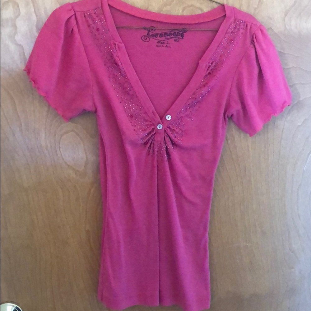 Reddish blouse with short sleeves